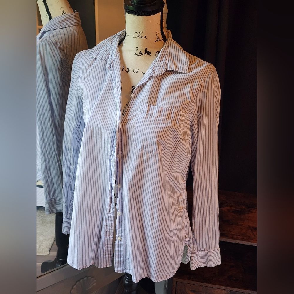 🔴Old Navy Blue and White Casual Button Down Shirt